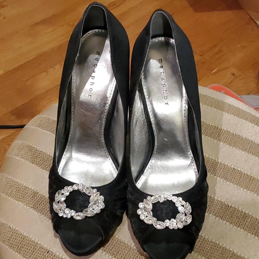 Shoes - Picture 1 of 4